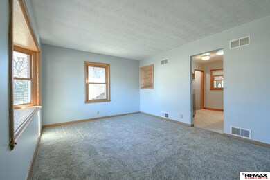 5401 Gladstone St, Lincoln, NE 68504 - photo 5