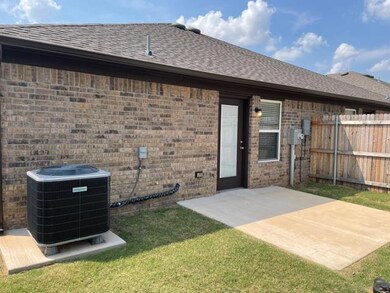 2428 Northcreek Ln, Oklahoma City, OK 73128 - photo 4