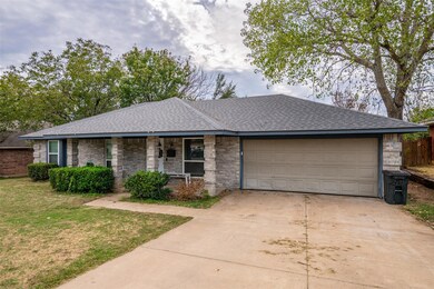 108 Bentley Dr, Joshua, TX 76058 - photo 4