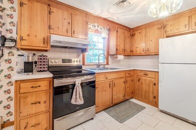 907 Shoemaker Ln, Feeding Hills, MA 01030 - photo 5