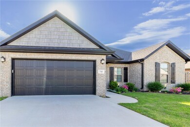 740 Captain Stockton St, Prairie Grove, AR 72753 - photo 2