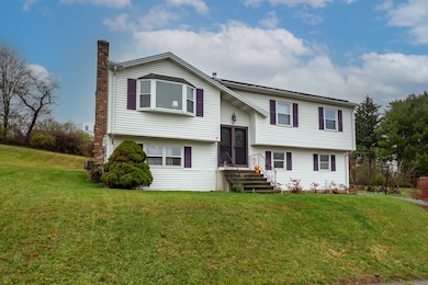 52 Cimarron Rd, Middletown, CT 06457 - photo 2