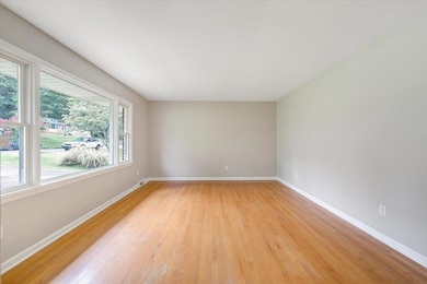 5229 Cave Spring Ln, Roanoke, VA 24018 - photo 4