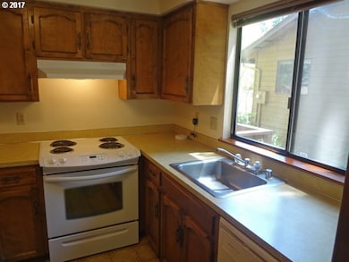 2974 Riverview St, Eugene, OR 97403 - photo 4