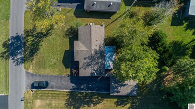 576 Hickory St, Calvert City, KY 42029 - photo 4