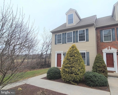 12 Weiser Ct unit 12, Womelsdorf, PA 19567 - photo 2