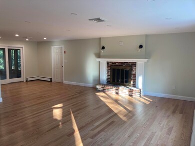 Living room w fireplace