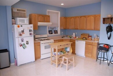 124 Shippen St unit First Floor, Weehawken, NJ 07086 - photo 2