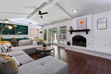 1905 Hollyhill Ln, Denton, TX 76205 - photo 3