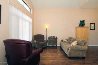 [photo 1227317] Living Room