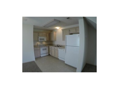 Kitchen / Fridge Included
