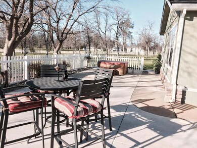 Hackett Side Patio & Spa