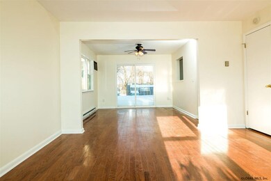 22 Dresden Ct unit 24, Delmar, NY 12054 - photo 4