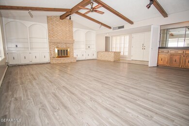 10800 La Subida Dr, El Paso, TX 79935 - photo 5