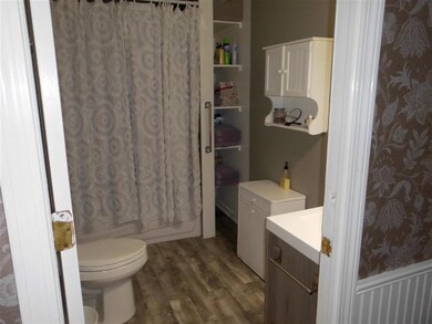 109 Pine St, Castleton, VT 05735 - photo 2