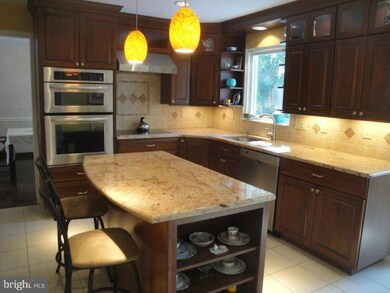 9208 Paddock Ln, Potomac, MD 20854 - photo 4