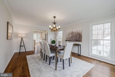 9116 Streamview Ln, Vienna, VA 22182 - photo 4