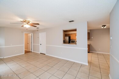 5671 Ellis Trace Dr, Jacksonville, FL 32205 - photo 6