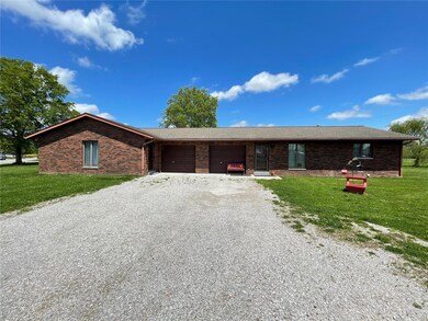 509 Draco Dr, Freeburg, IL 62243 - photo 2