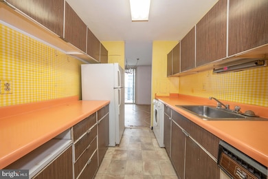 William Penn House unit 2819, Philadelphia, PA 19103 - photo 3