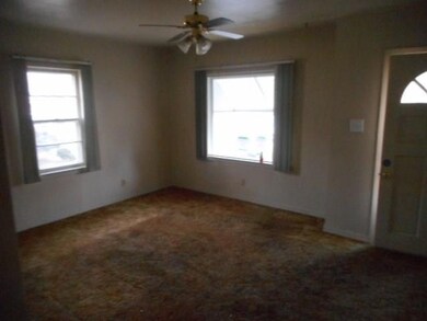 908 E 25th St, Des Moines, IA 50317 - photo 2