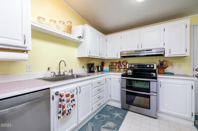 246 SE Neptune Ave, Lincoln City, OR 97367 - photo 7