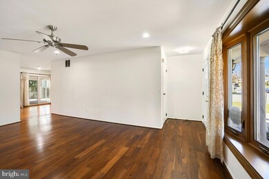 8701 Briarcroft Ln, Laurel, MD 20708 - photo 6