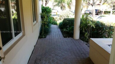 10136 NW 43rd Terrace, Doral, FL 33178 - photo 5