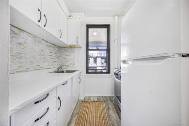 Walden Terrace unit 7D, Rego Park, NY 11374 - photo 4