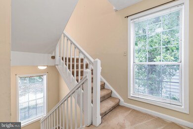 10028 Oakton Terrace Rd, Oakton, VA 22124 - photo 4