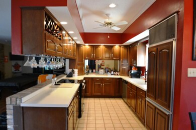 Jenn-aire stove/sub zero refrigerator
