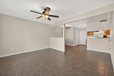 1911 Sherwood Forest St unit 14, Houston, TX 77043 - photo 7