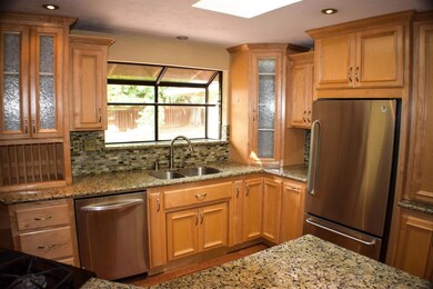 1975 Camellia Ave, Medford, OR 97504 - photo 6