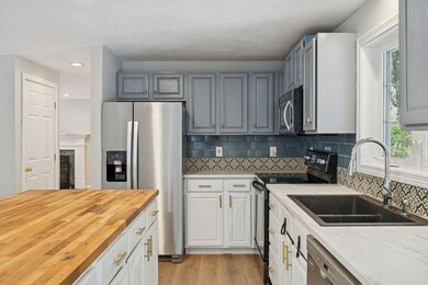 16 Captain Danforth Ln, Amherst, NH 03031 - photo 7