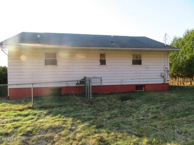 27 Beechwood Terrace, Hawley, PA 18428 - photo 6