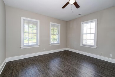 Walker St, 256, Interior-3
