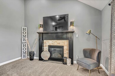 2820 SW Sherwood Park Dr, Topeka, KS 66614 - photo 7