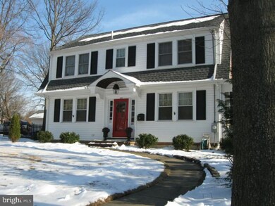 400 Lakeview Dr, Collingswood, NJ 08108 - photo 2