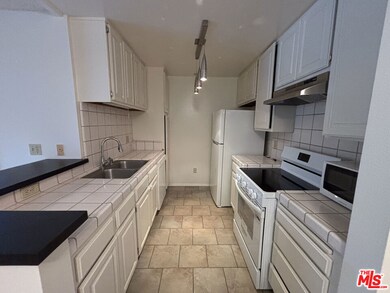 Tokyo Villa unit 107, Los Angeles, CA 90012 - photo 3