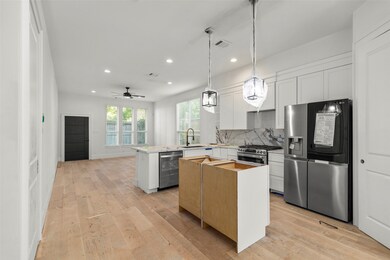 848 Fisher St unit A, Houston, TX 77018 - photo 2