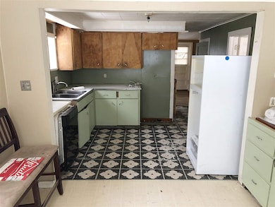 11 Camp St, Essex, VT 05452 - photo 6