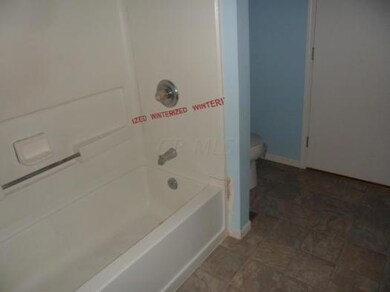 Full Bathroom2