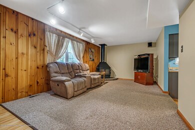 10 Feathertree Ct Howell NJ-large-029-34