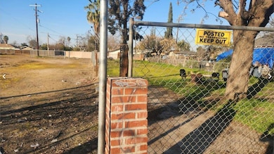 3911 E Jensen Ave, Fresno, CA 93725 - photo 2