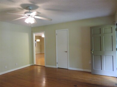 124 E Coffin St, Denison, TX 75021 - photo 5