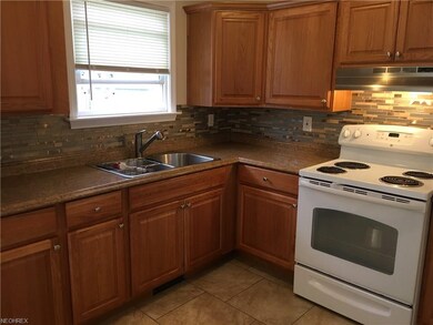 4604 Charleston Ave, Lorain, OH 44055 - photo 3