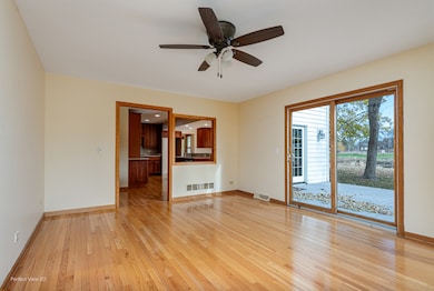 unlisted-address, Naperville, IL 60563 - photo 6