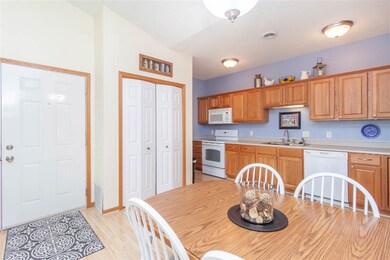 2623 Orchard Dr unit 6, Cedar Falls, IA 50613 - photo 6