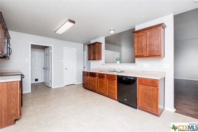 501 Blayton St, Troy, TX 76579 - photo 6