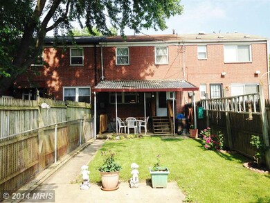 1041 Foxcroft Ln, Essex, MD 21221 - photo 3